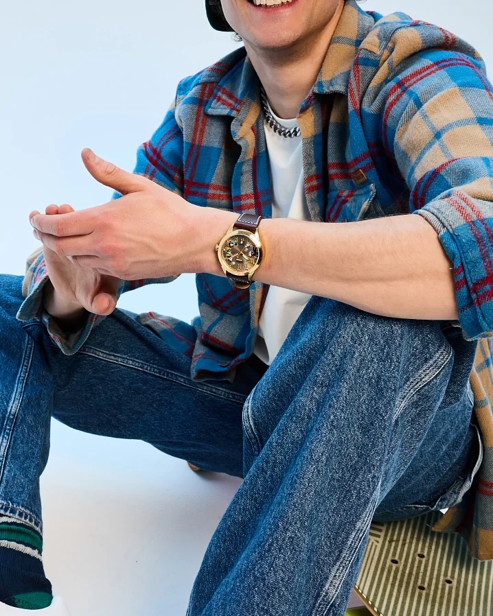 Donald Duck and Crew Beige Dial Leather Strap AW0093-04W | CITIZEN